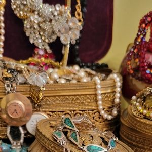 Unlisted Live Show Items